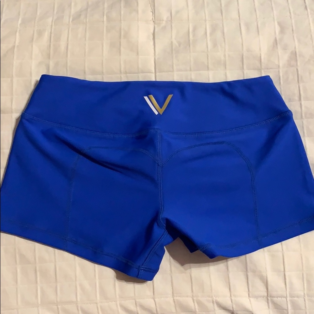 Vull Champion Short